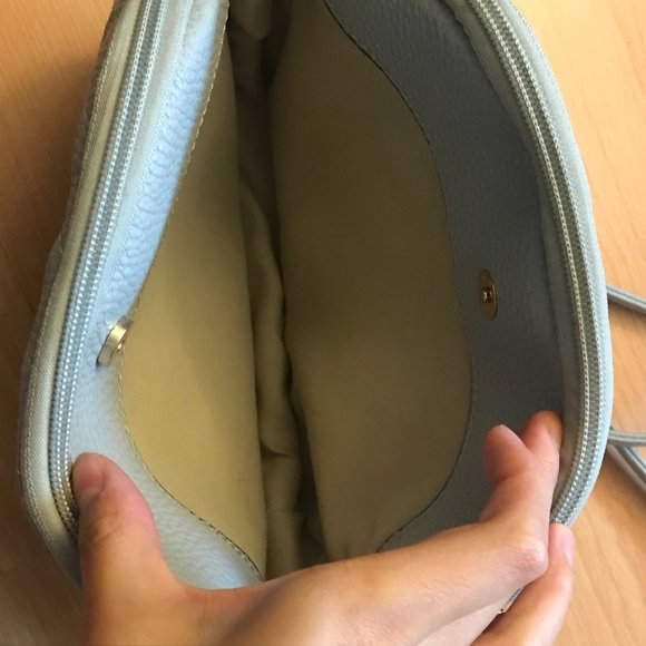 Gray Cross Body Purse NEW WITH TAGS! - Picture 6 of 8